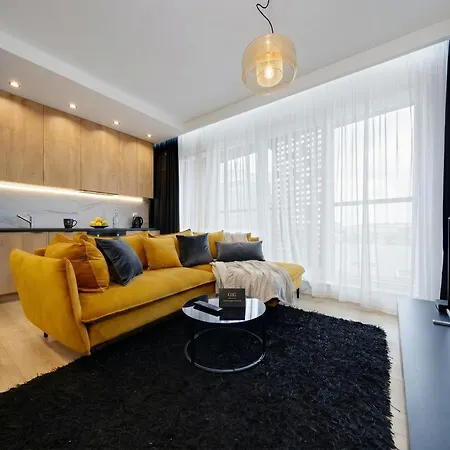 Chic - Center - Luxury And - S74