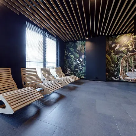 Chic - Center - Luxury And - S74 *